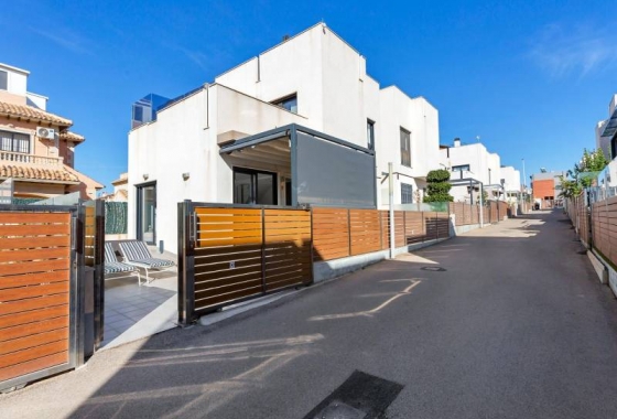 Resale - Villa - Torrevieja - Sector 25