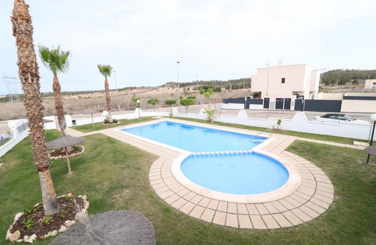 Resale - Townhouse - San Miguel de Salinas - Cerro Del Sol