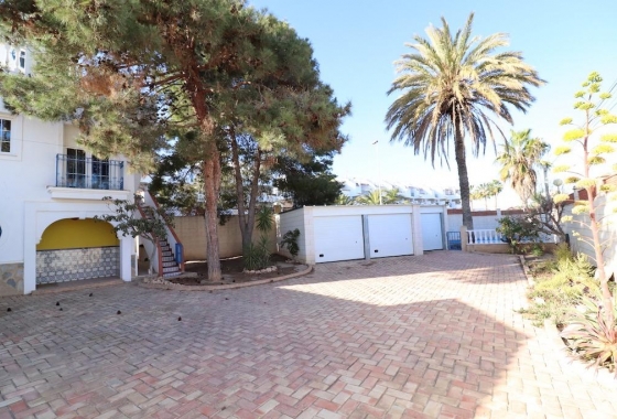 Resale - Villa - Orihuela Costa - Los Dolses