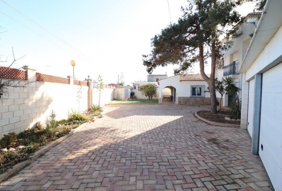 Resale - Villa - Orihuela Costa - Los Dolses