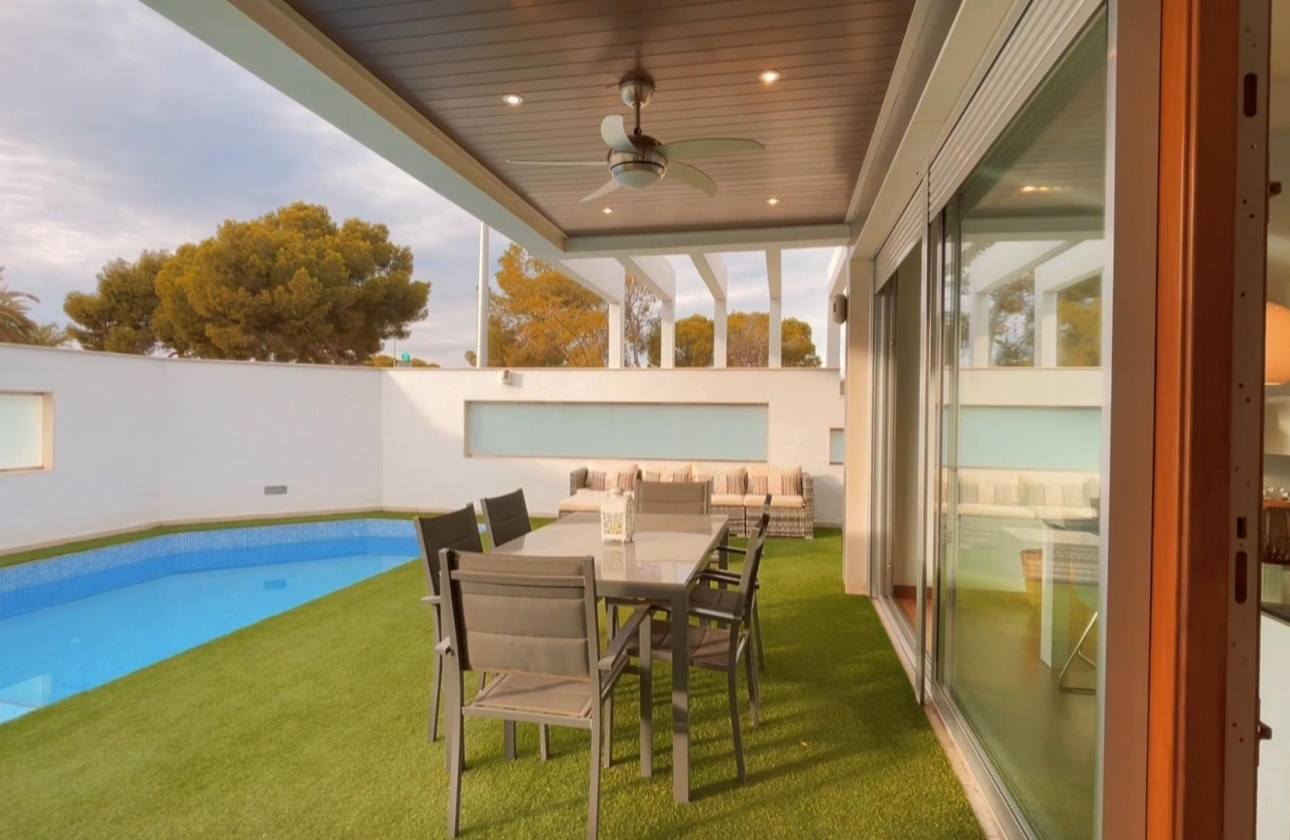 Reventa - Villa - Orihuela Costa - Mil Palmeras