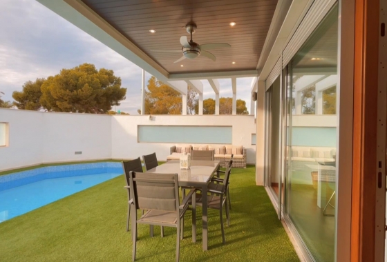 Resale - Villa - Orihuela Costa - Mil Palmeras