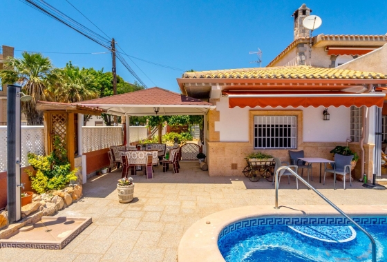 Resale - Villa - Orihuela Costa - Campoamor