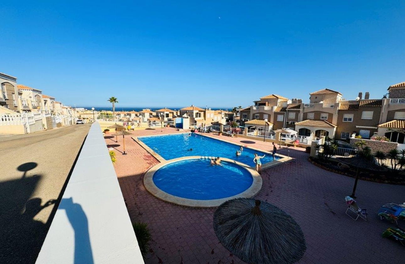 Resale - Townhouse - Torrevieja - Aguas Nuevas