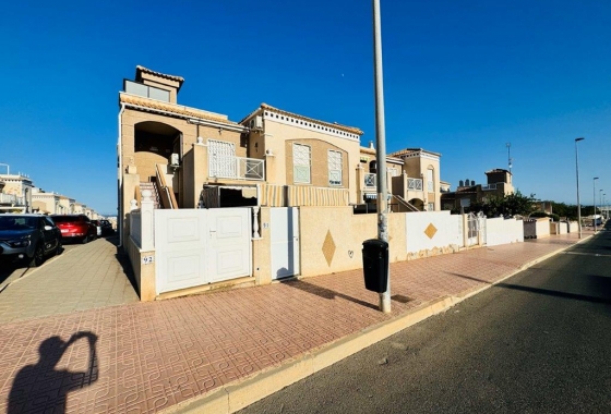 Resale - Townhouse - Torrevieja - Aguas Nuevas