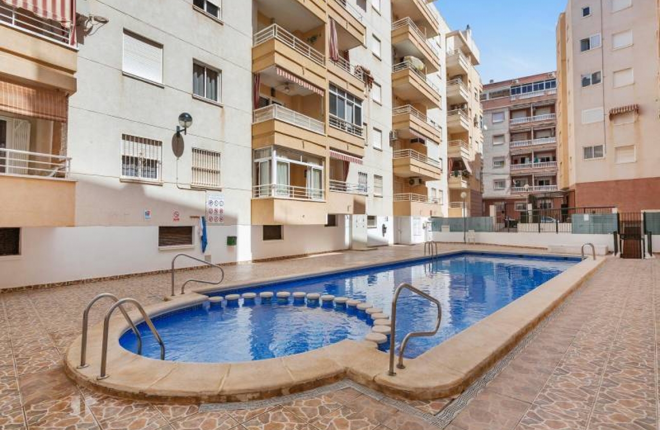 Rynek wtórny - Apartament - Torrevieja - Estacion de autobuses