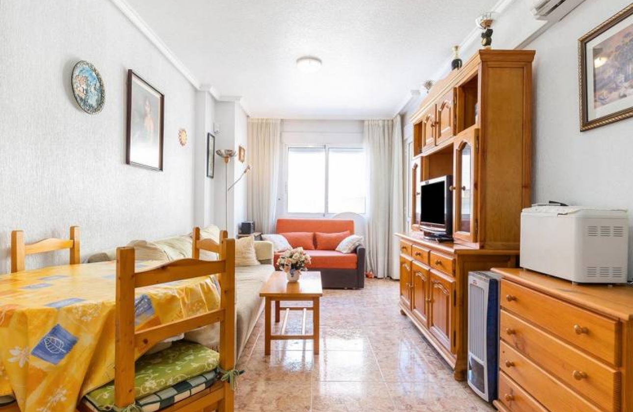 Resale - Apartment - Torrevieja - Estacion de autobuses