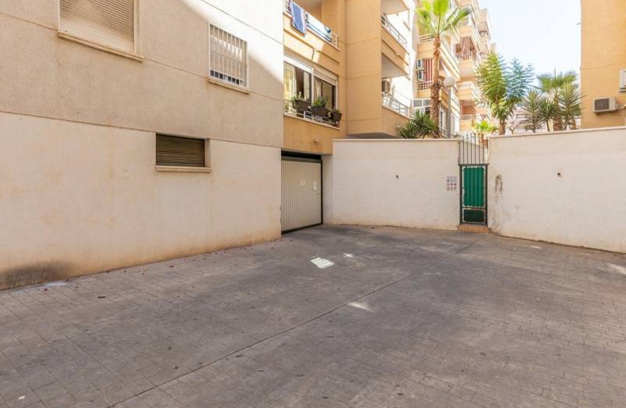 Resale - Apartment - Torrevieja - Estacion de autobuses