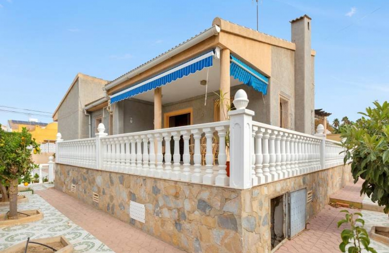 Rynek wtórny - Villa - Torrevieja - Nueva Torrevieja