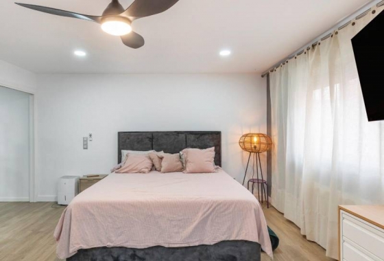 Resale - Apartment - Torrevieja - Centro