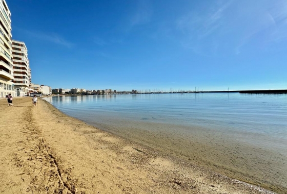 Resale - Apartment - Torrevieja - Playa del Acequión