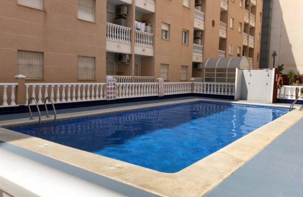 Rynek wtórny - Apartament - Torrevieja - Estacion de autobuses