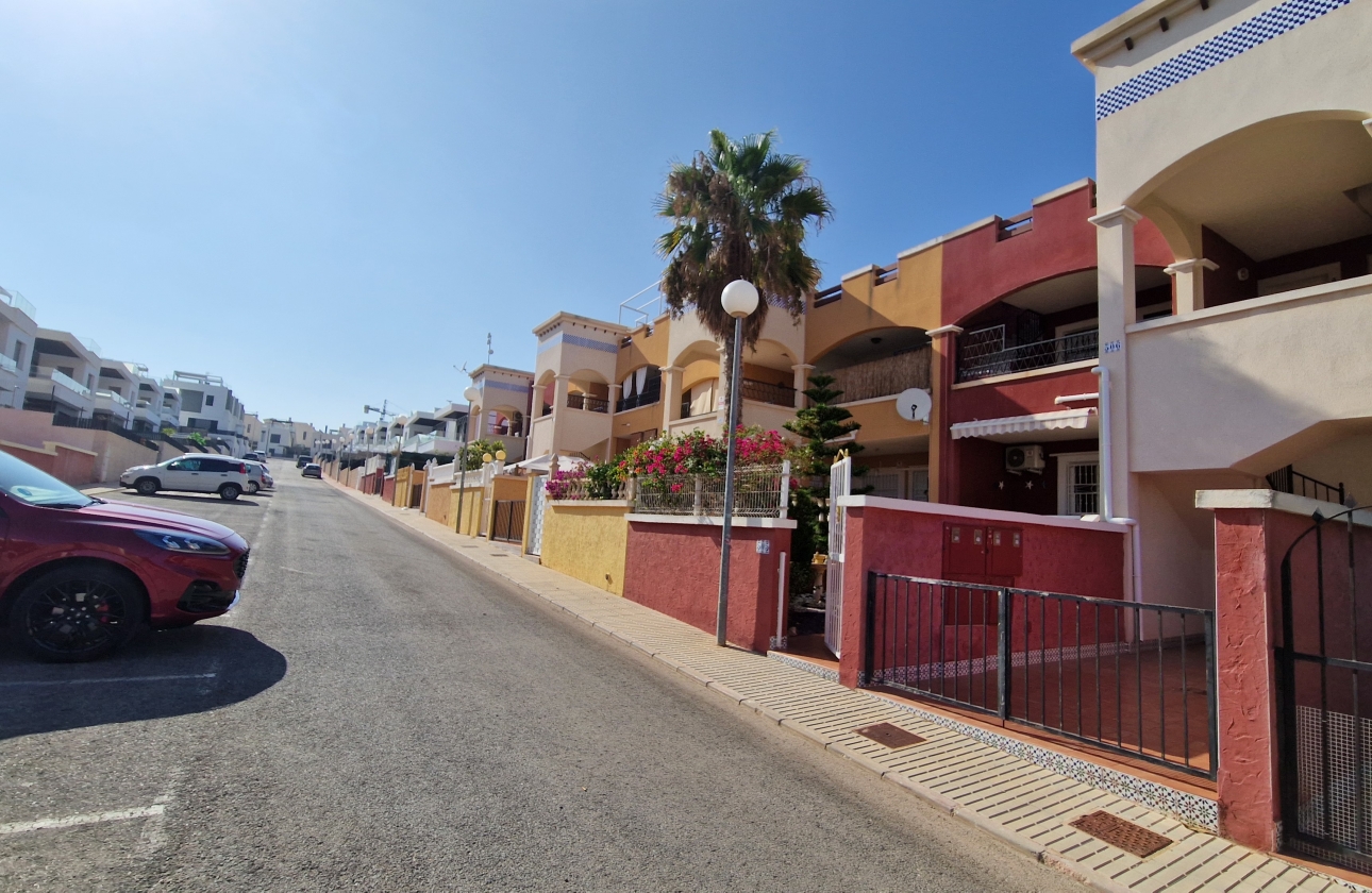 Resale - Apartment - Orihuela Costa - Los Almendros