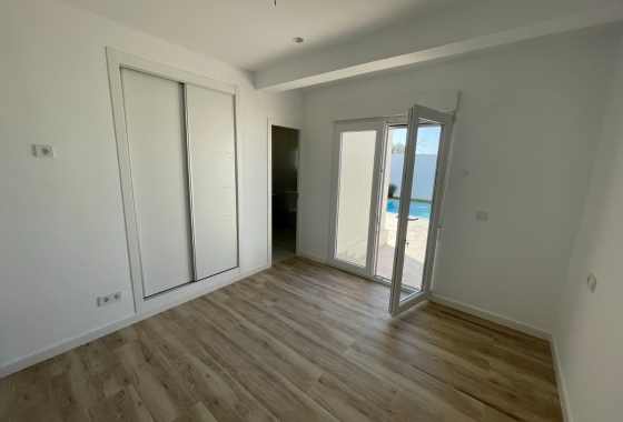 Resale - Villa - Torrevieja - San Luis