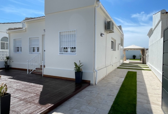 Resale - Villa - Torrevieja - San Luis