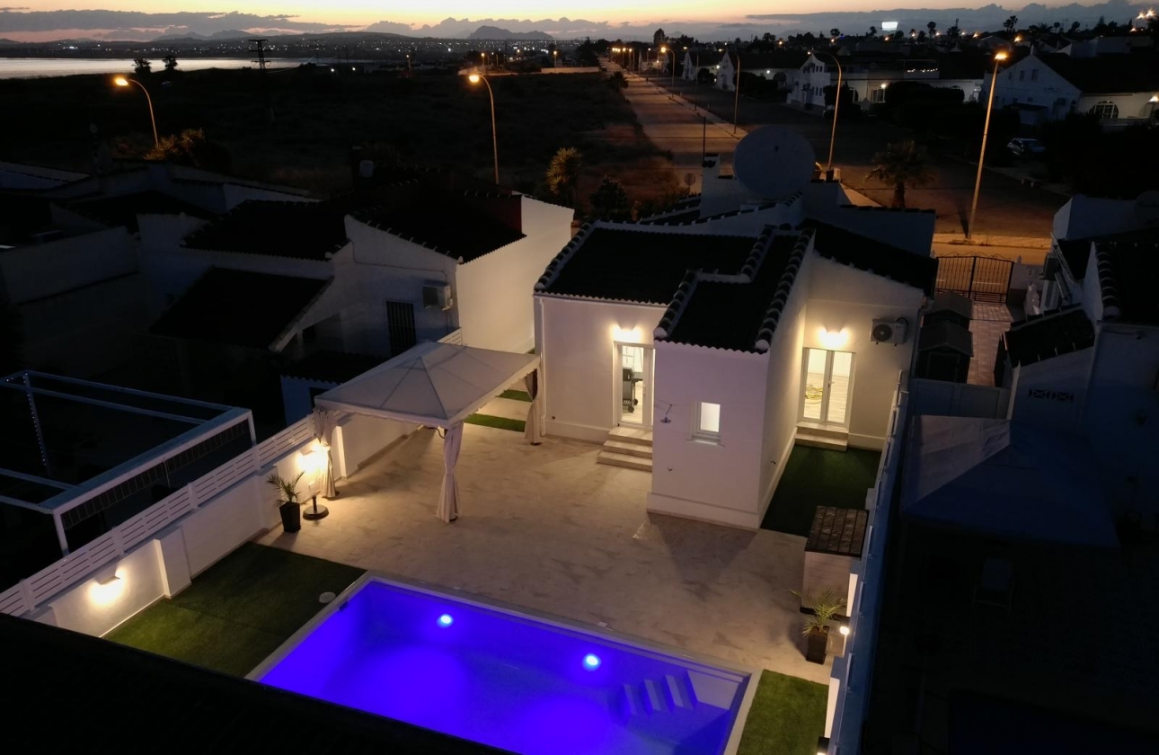 Resale - Villa - Torrevieja - San Luis