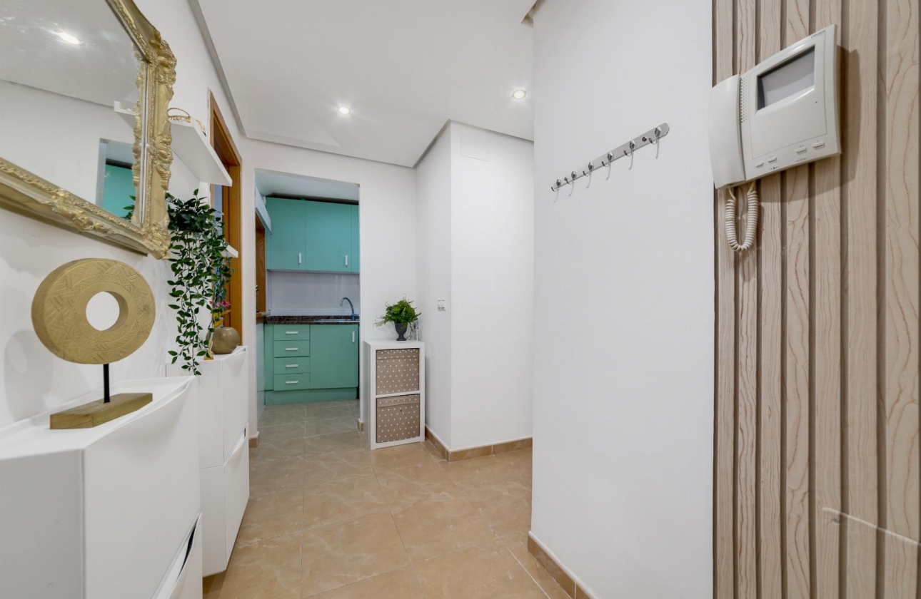 Resale - Apartment - Torrevieja - Villa Madrid