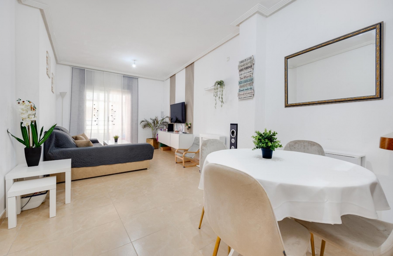 Resale - Apartment - Torrevieja - Villa Madrid