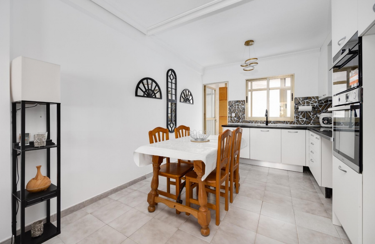 Rynek wtórny - Apartament - Torrevieja - Playa del Acequión