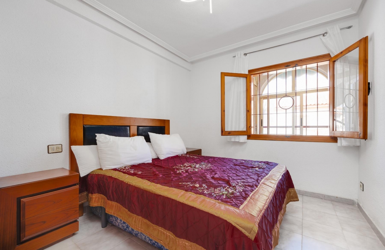 Rynek wtórny - Apartament - Torrevieja - Playa del Acequión