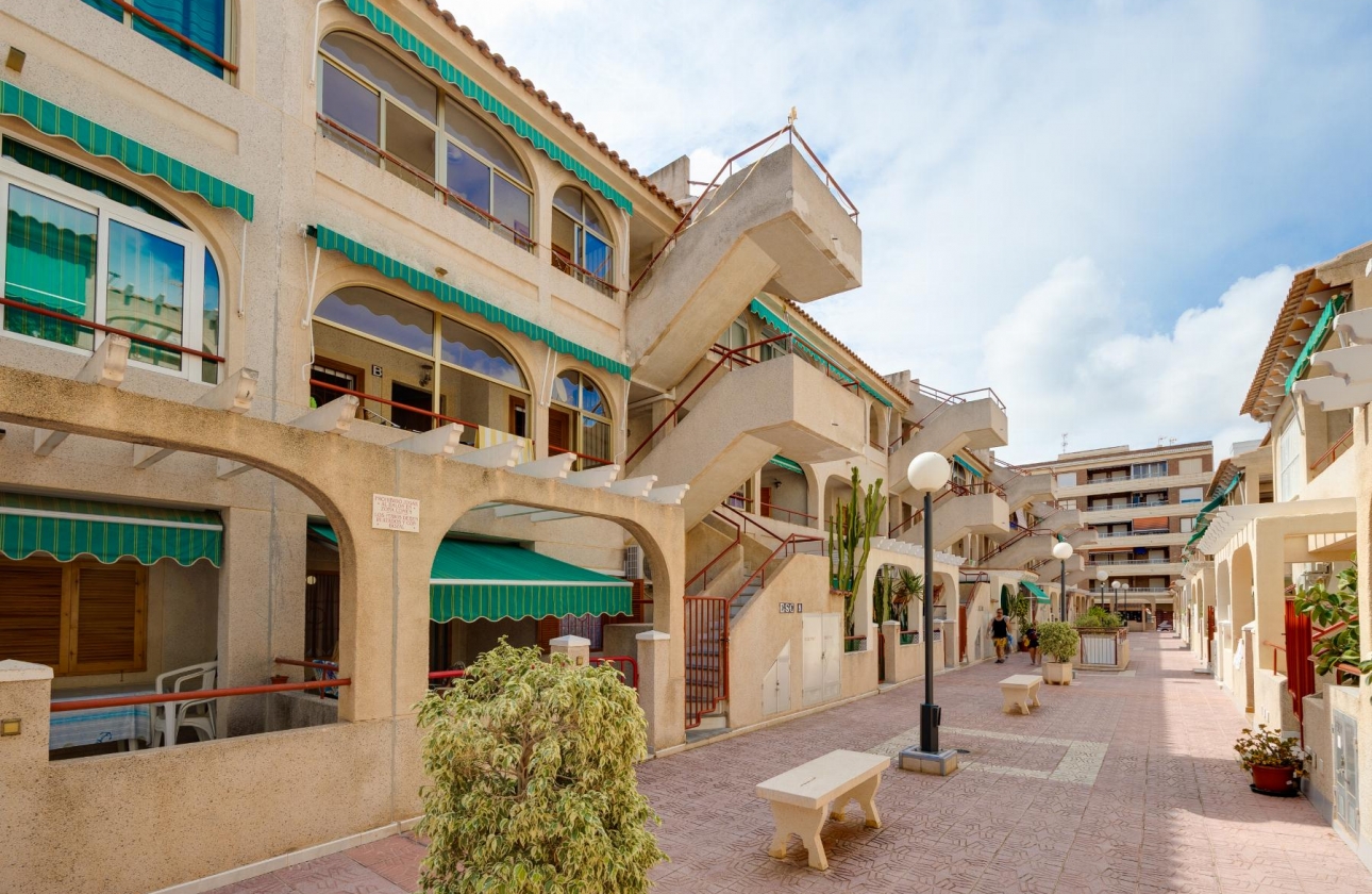 Rynek wtórny - Apartament - Torrevieja - Playa del Acequión