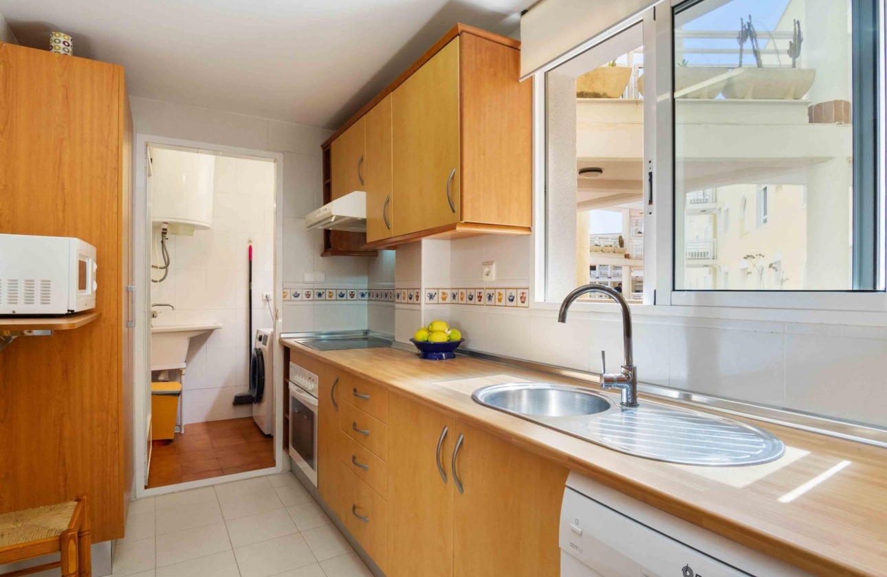 Resale - Apartment - Orihuela Costa - Campoamor