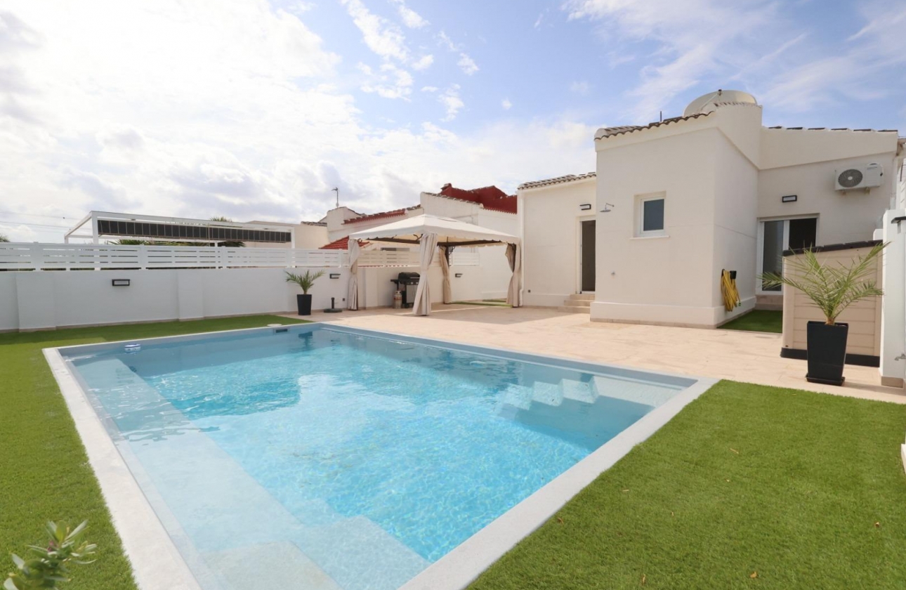 Resale - Villa - Torrevieja - San Luis