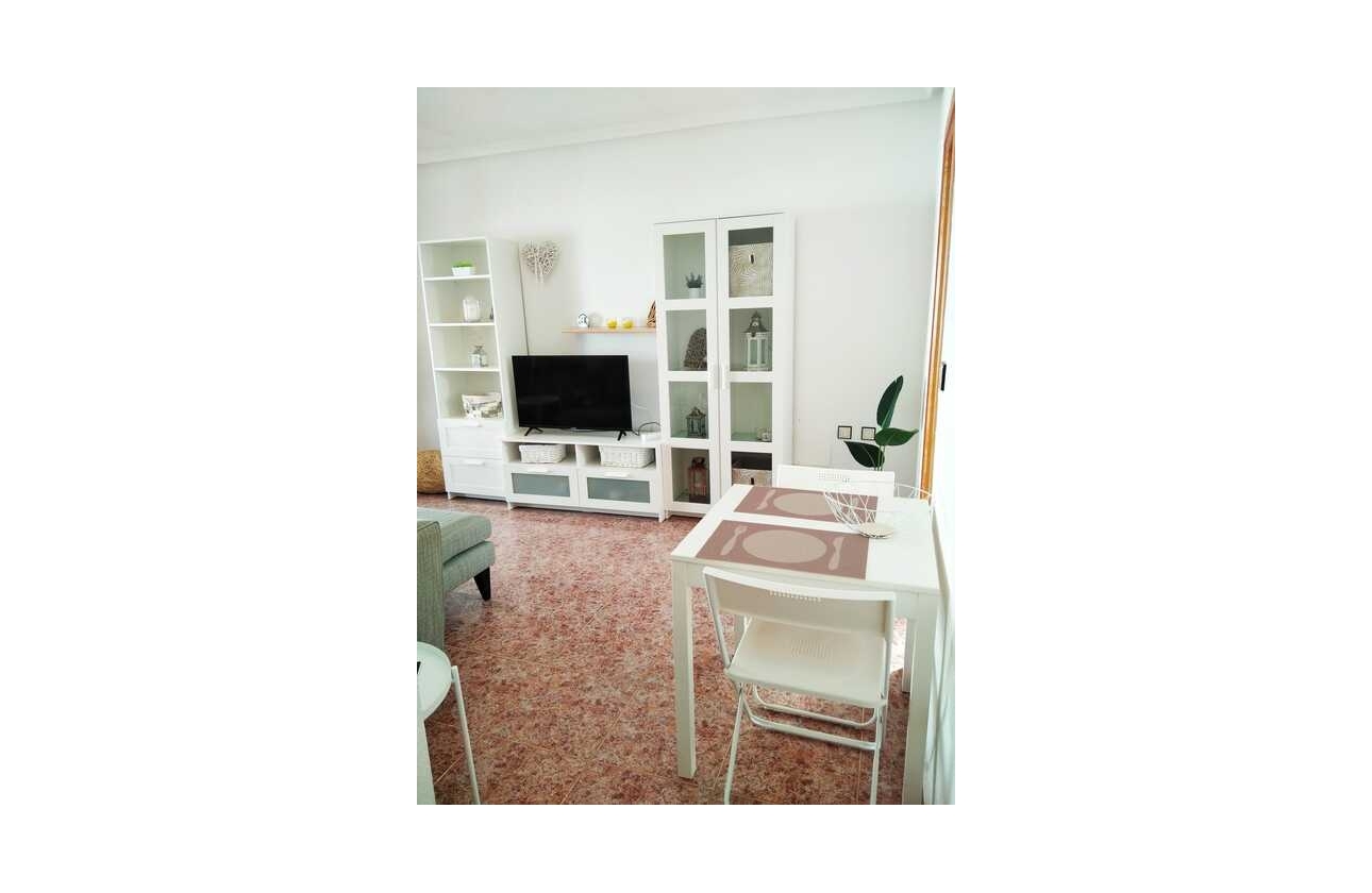 Resale - Apartment - Entre Naranjos