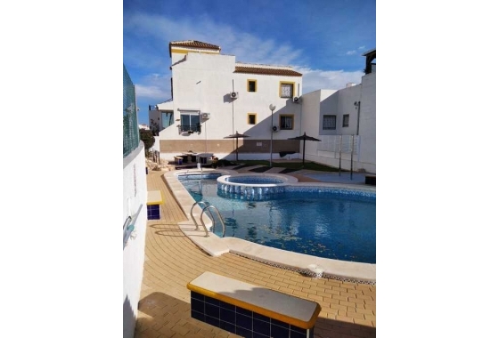 Resale - Apartment - Entre Naranjos