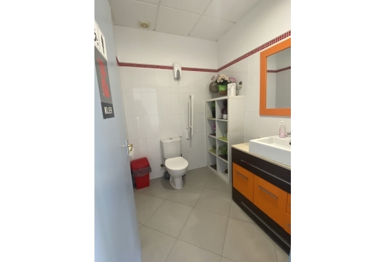 Resale - Commercial Unit - Orihuela - Vistabella Golf