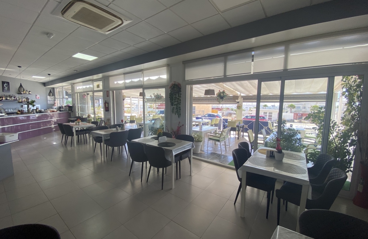 Resale - Commercial Unit - Orihuela - Vistabella Golf