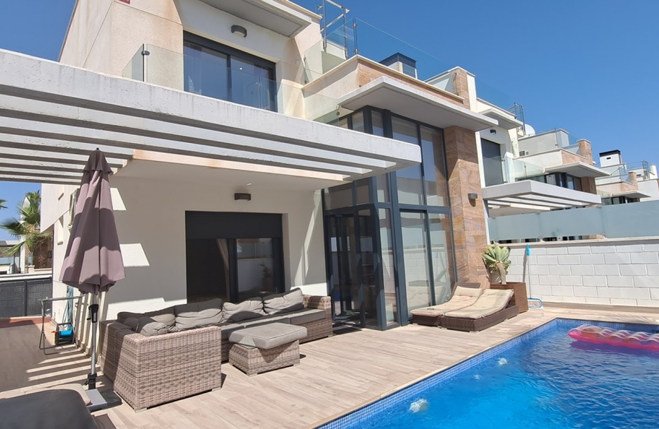 Rynek wtórny - Villa - Orihuela Costa - Lomas de Cabo Roig