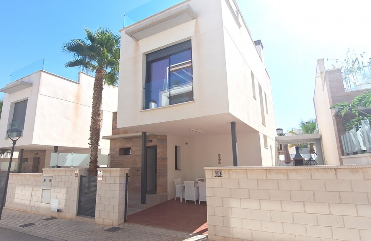 Rynek wtórny - Villa - Orihuela Costa - Lomas de Cabo Roig