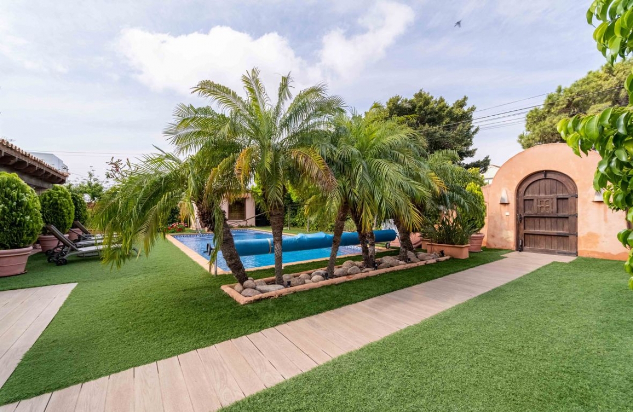 Resale - Villa - Torrevieja