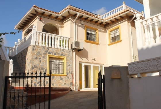 Resale - Villa - Orihuela Costa - La Zenia