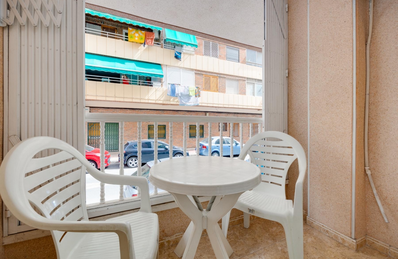 Resale - Apartment - Torrevieja - Playa del Acequión