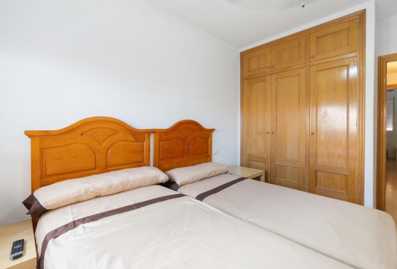 Resale - Apartment - Orihuela Costa - Campoamor