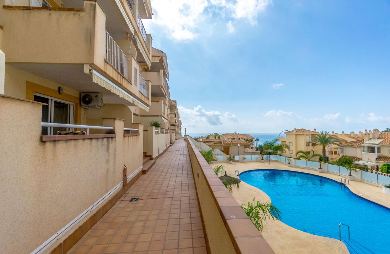 Resale - Apartment - Orihuela Costa - Campoamor