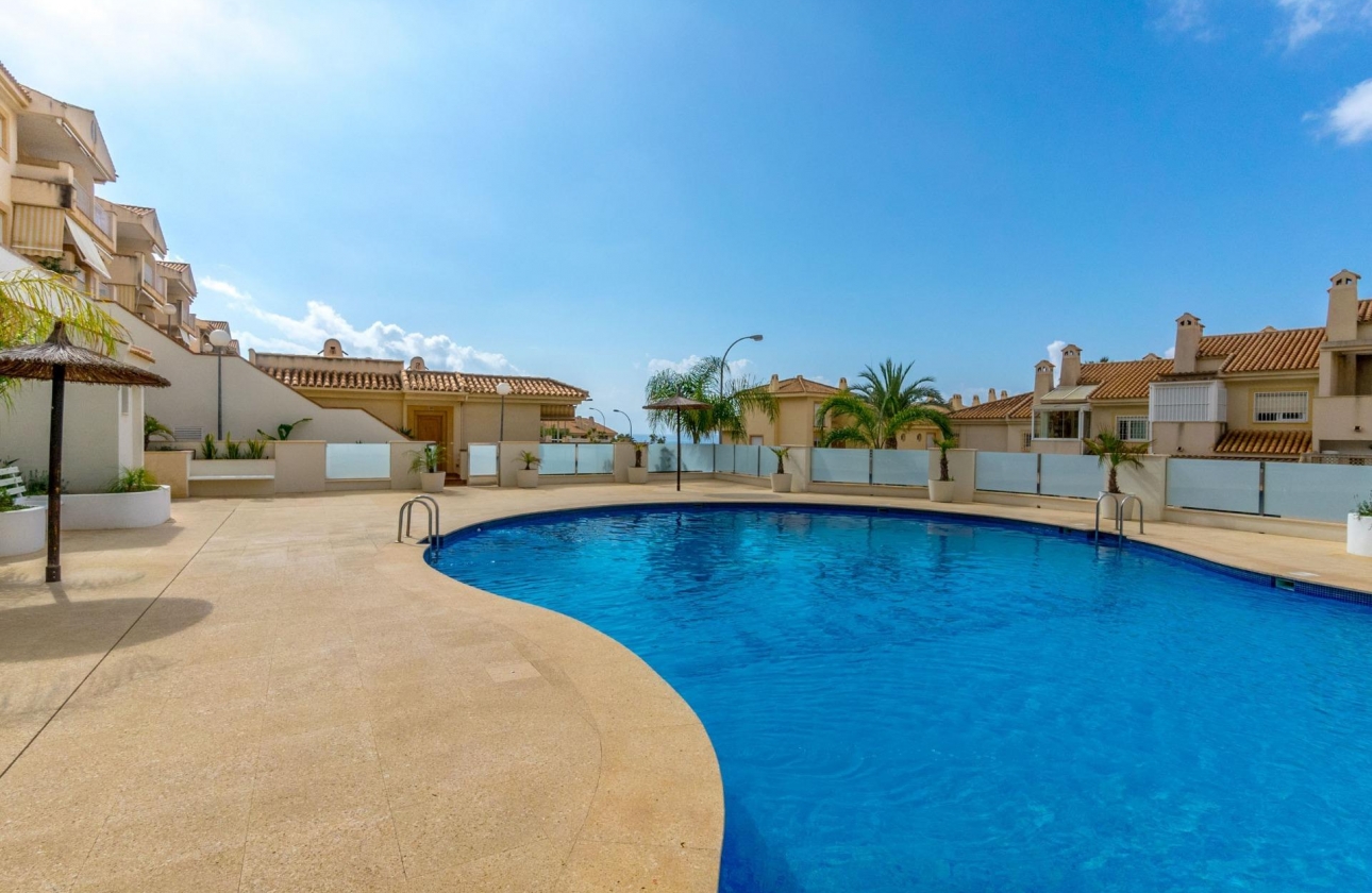 Resale - Apartment - Orihuela Costa - Campoamor