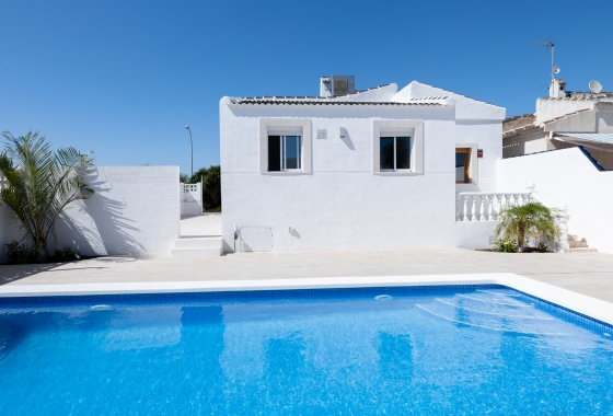 Resale - Villa - Torrevieja - San Luis