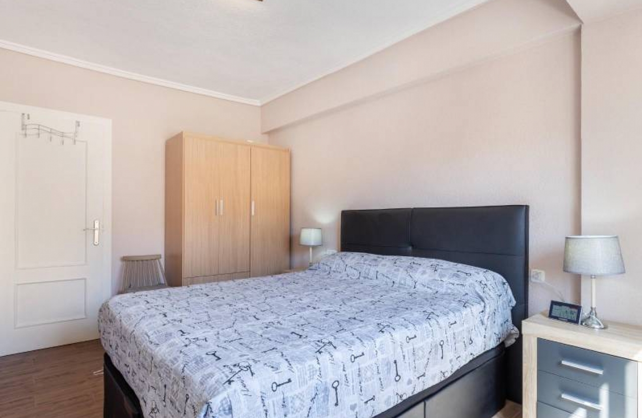 Rynek wtórny - Apartament - Torrevieja - Estacion de autobuses