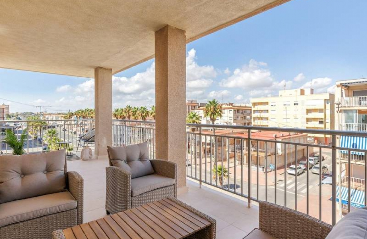 Resale - Apartment - Torrevieja - Playa De Los Naufragos