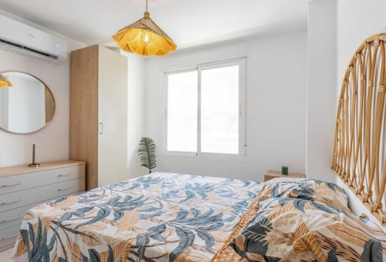 Rynek wtórny - Apartament - Torrevieja - Playa De Los Naufragos