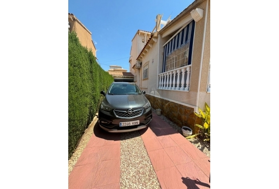 Resale - Villa - Orihuela Costa - Villamartín