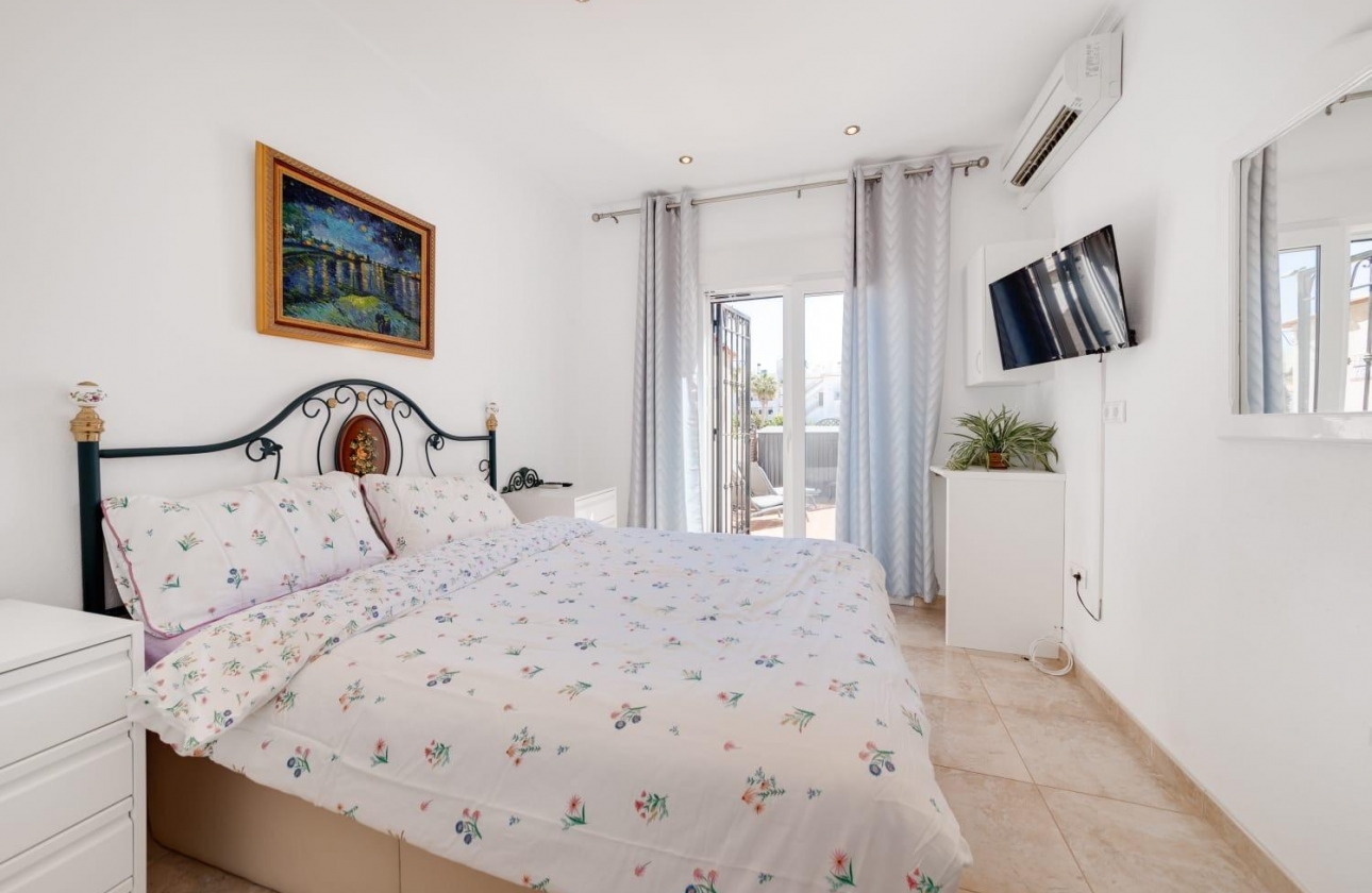 Resale - Villa - Orihuela Costa - Los Dolses