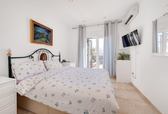 Resale - Villa - Orihuela Costa - Los Dolses