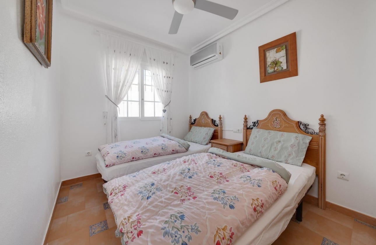 Resale - Villa - Orihuela Costa - Los Dolses