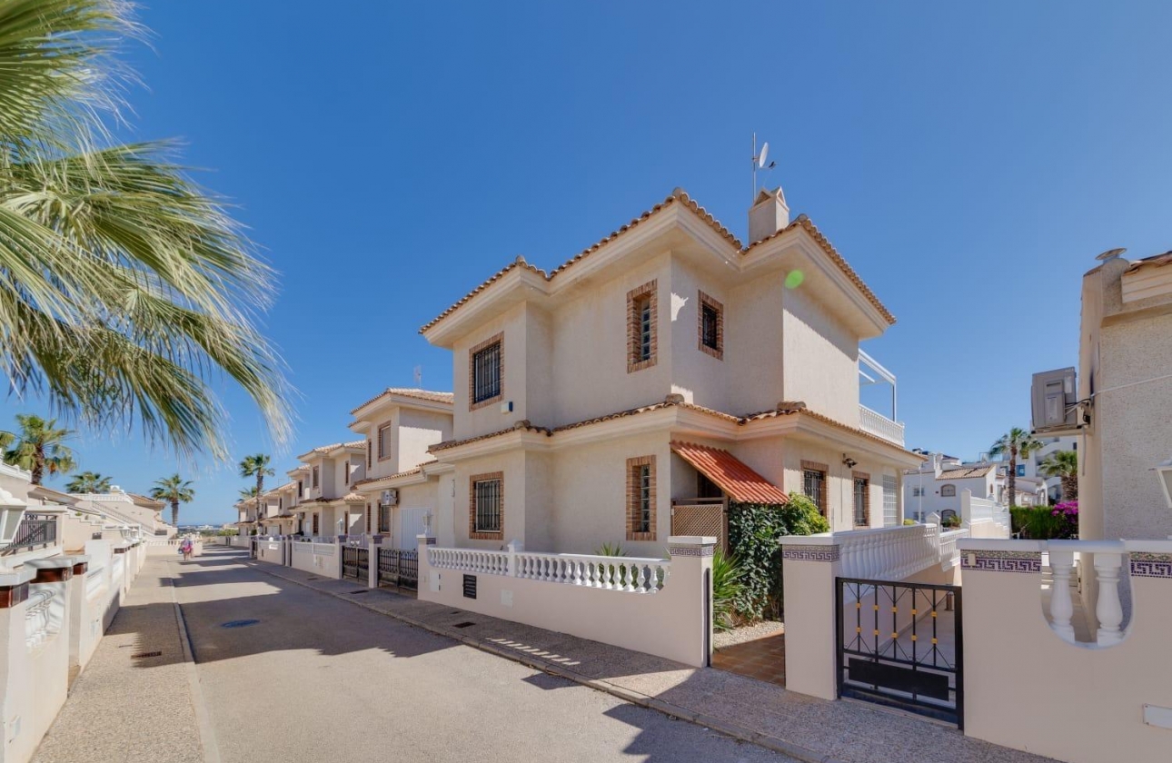 Resale - Villa - Orihuela Costa - Los Dolses