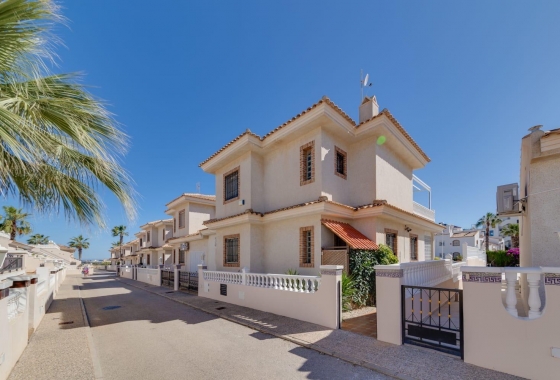 Resale - Villa - Orihuela Costa - Los Dolses