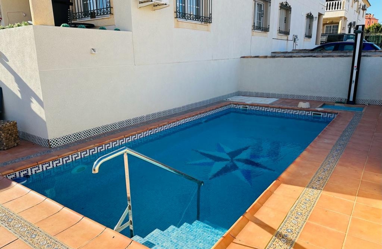 Resale - Bungalow - Orihuela Costa - Villamartín